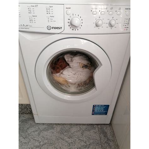 Indesit Washer IWC 71251 User Guide .